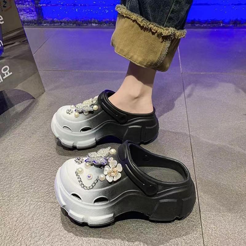 Internet Celebrities Gradually Change Thick-soled Hole Shoes Women Summer Wear New Fashion Pearl Heightening Non-slip Bag Head Cool Slippers