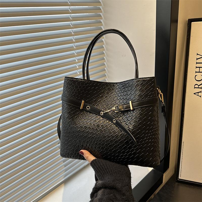 

Весна и лето новые женские сумки модный плетеный узор сумка-тоут через плечо сумка-мессенджер для通勤 ретро рюкзак трендовые женщины