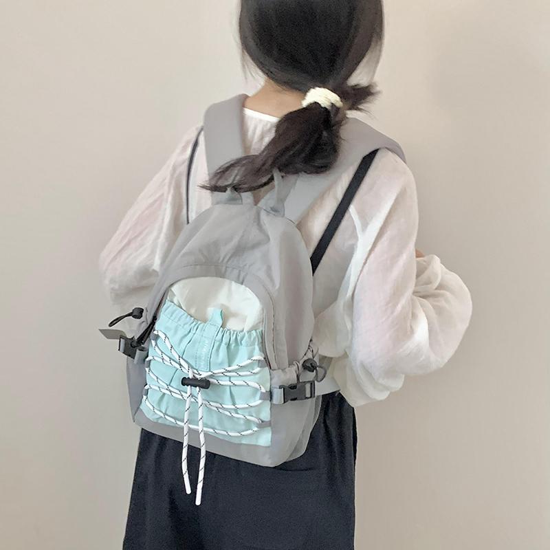 Студенческая школьная сумка женская контрастная цветная строчка легкий маленький рюкзак — фото 5