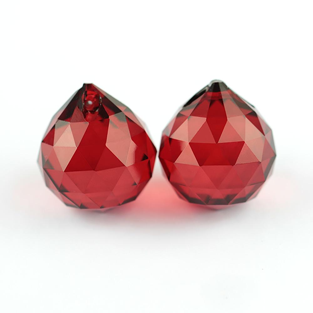 Boules suspendues en cristal K9 de différentes couleurs 15 mm/20 mm/30 mm/40 mm Prismes en verre Boules facettées Feng Shui Décoration d'arbre de mariage de fête d'hôtel