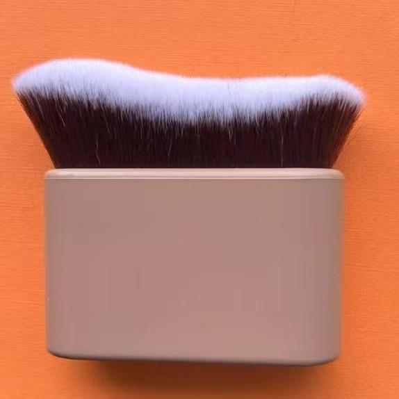 

Large Wavy Soft Bristle Makeup Brush for Tanning, Body Lotion, Foundation, and BB Cream