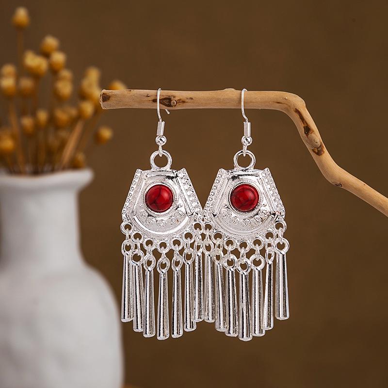 Boucles d'oreilles pendantes à pompons de plumes ethniques - Style argent Miao imitation, article touristique populaire, design mignon de haricot.