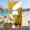 Toalla de Playa Personalizada Estampada Derby County Logo de Fútbol Apoyo Nombre Personalizado Texto Toalla Absorbente Para Deporte Viaje Regalo Especial