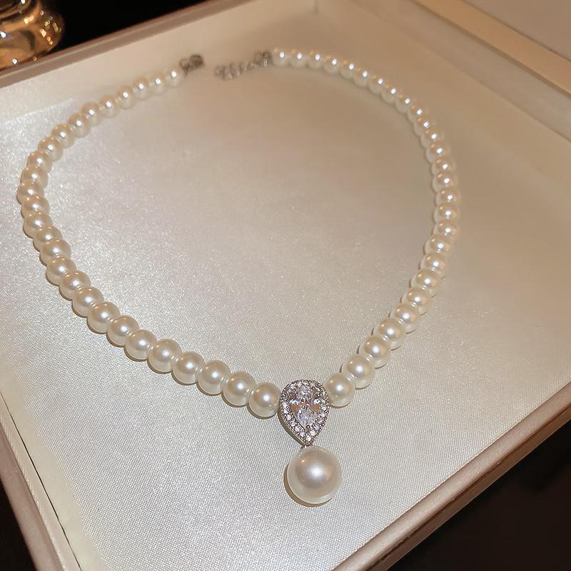 Sparkling Collarbone Imitation Pearl Beaded Choker Necklace 8MM Pearl Rhinestone Teardrop Pendant Statement Jewelry for Women