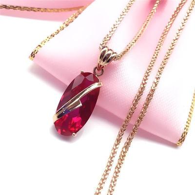 Purple Gold-Plated Rose Gold Inlaid Redstone Pendant Set, Fashionable Temperament, High-End Colored Gold Collarbone Chain.