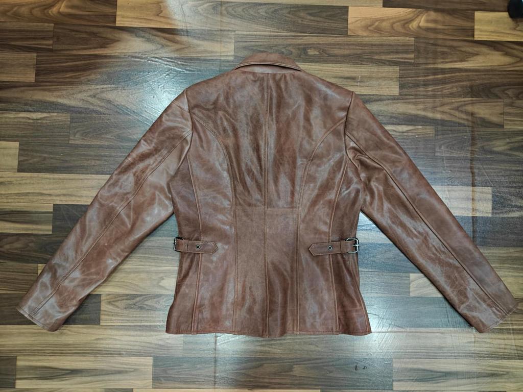 Chaqueta de piel de cordero auténtica para mujer, color marrón, nueva y elegante, hecha a mano, para motociclista