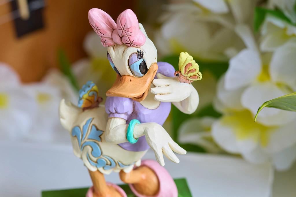 Disney Traditions Daisy Duck Standing Pose 6016337