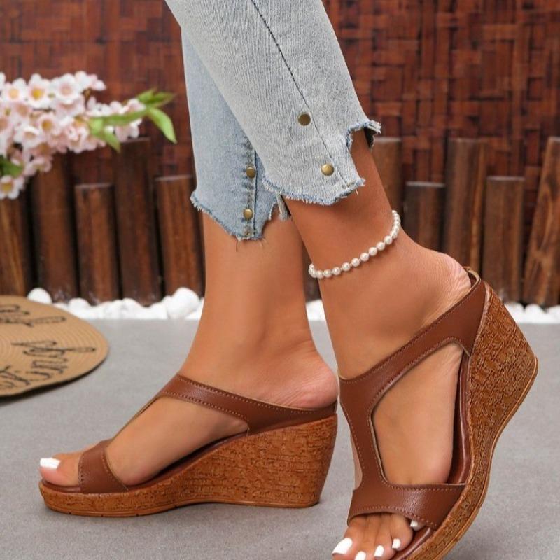 Fashion The 2025 New Summer Women's Versatile Wedge Heel, Pancake Thick-soled High Heels and Flip-flops Can Be Worn Outside