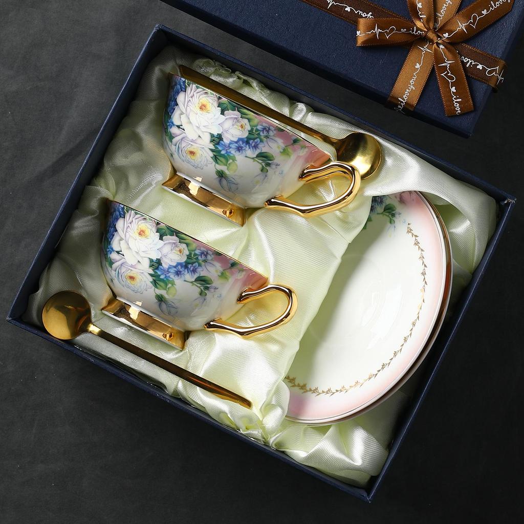 Elegante Set Regalo Tazze da Caffè e Sottotazze in Ceramica Stile Europeo