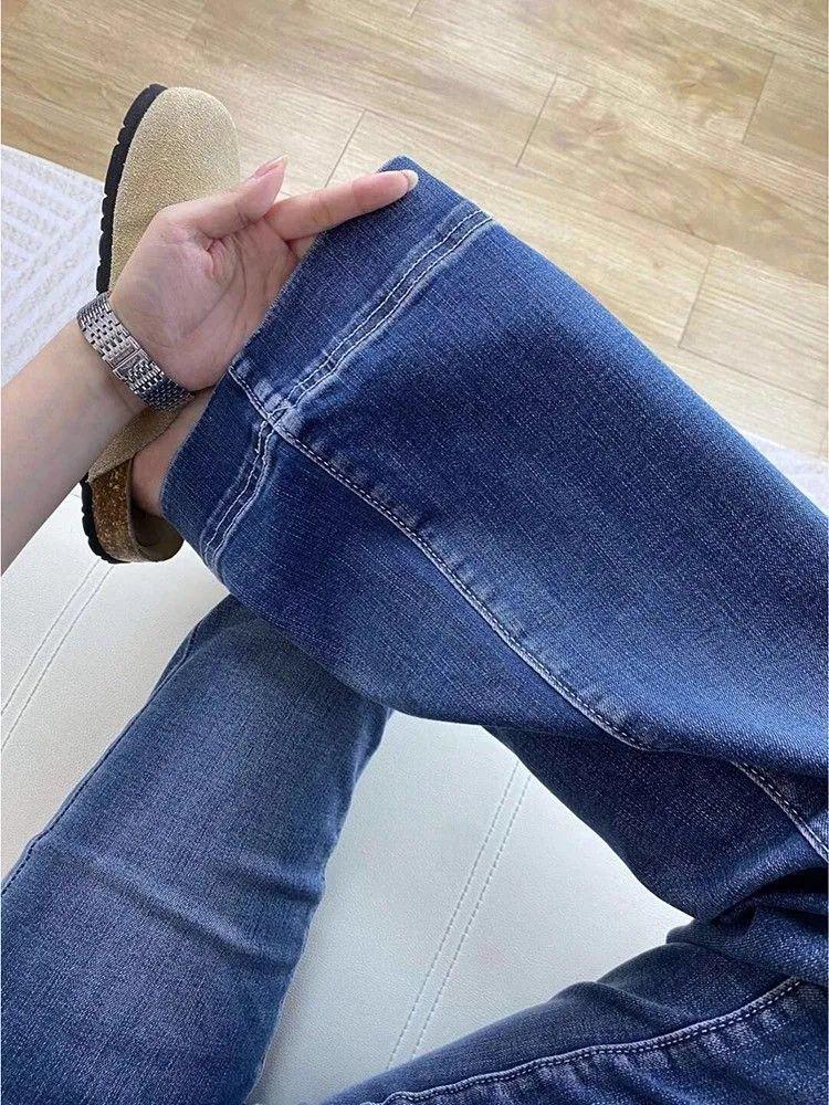 Jeans Donna American Retro Usurati Micro-Svasati - Gamba Larga, Snellenti, Stile Estivo.