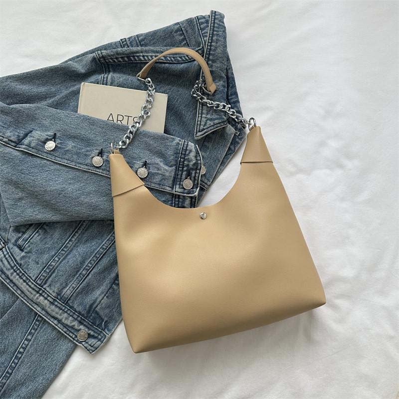 Trendy Pu Tote Bag In Fashionable Black White Or Khaki Ideal For Everyday Use