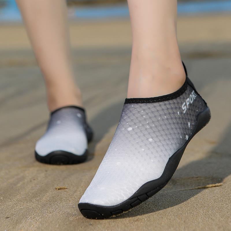 New Couple's Outdoor Canyoning Shoes Lightweight Quick-Dry Water Shoes Beach Swimming Shoes Hiking and Mountaineering Five-Toe Shoes