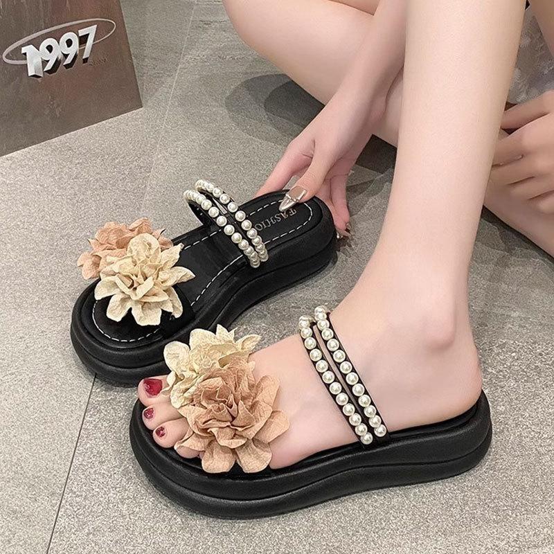 Two wear flower cool slippers, women's summer wear 2025 new models with skirts, thick-bottomed seaside vacation beach slippers