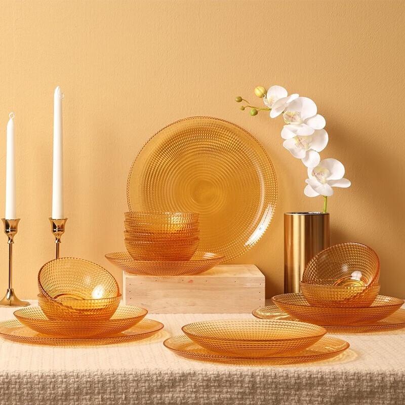 Corning VISIONS Crystalline 16-Piece Polka Dot Glass Dinnerware Set