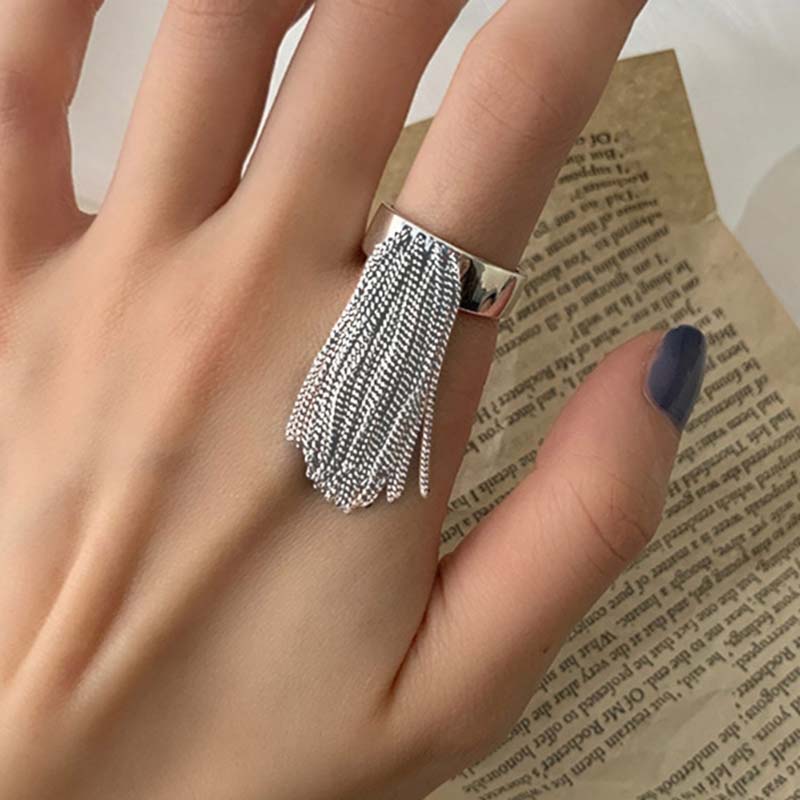 Vintage Long Chain Tassel Ring for Women Design Creativity Exaggerate Personality Finger Accessories Punk Fashion Jewelry Gift