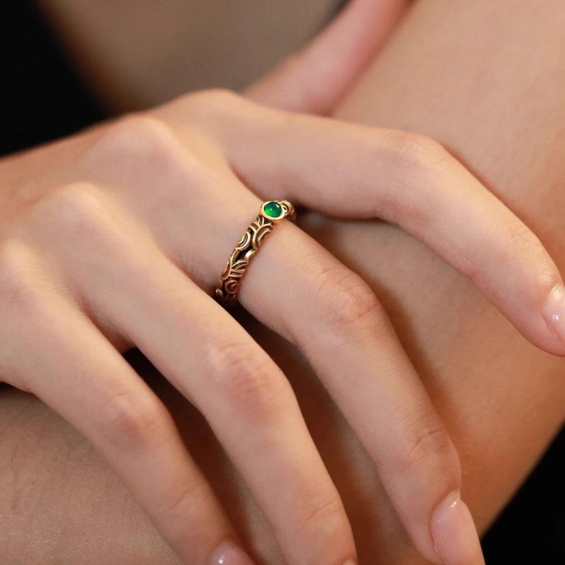 Niche Grass Designs Grain Green Zirconium Hollow Female Fashion Retro Rings