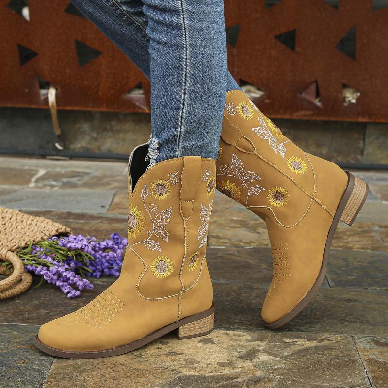 Women's Large Size Block Heel Short Boots Autumn and Winter New European and American Embroidered Versatile Low Heel Women's Martin Boots