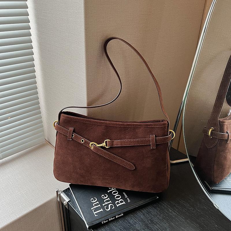 2025 new retro high-end simple commuter messenger bag large capacity niche design fashionable armpit bag