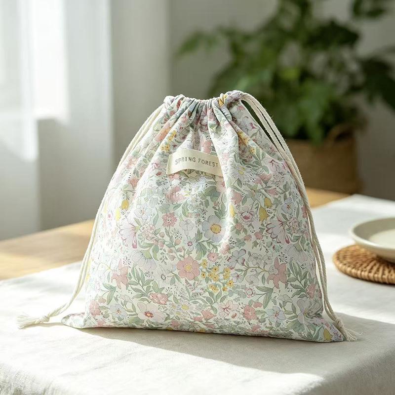 Pastoral Floral Print Large-Capacity Drawstring Fabric Travel Bag with Pockets