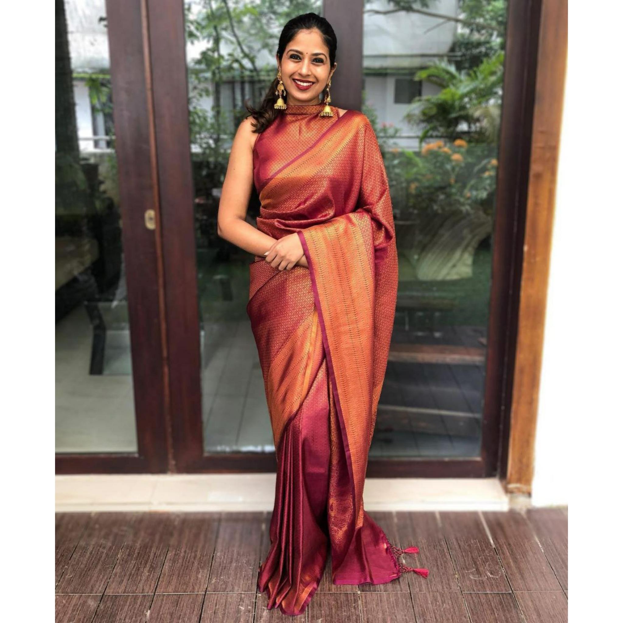 

Индийское традиционное мягкое шелковое сари личи с жаккардовым плетением