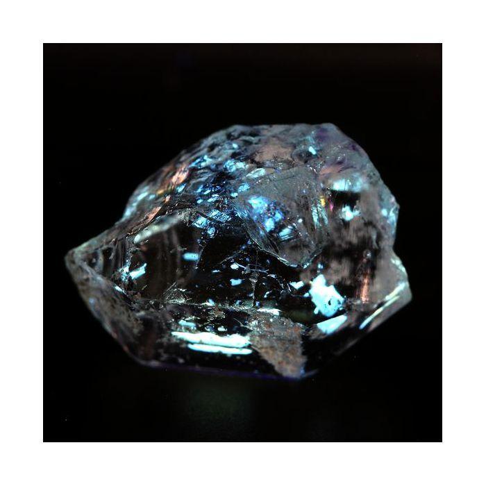 Quartz - A BIJOUX - 7.85 ct - Balochistan - Fluorescent sous UV - Inclus pétrole