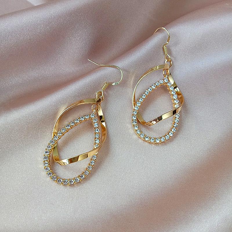 

2025 Fashion New Temperament Earrings Summer Popular Net Red Temperament Wild Super Fairy Crystal Exaggerated Earrings Sale