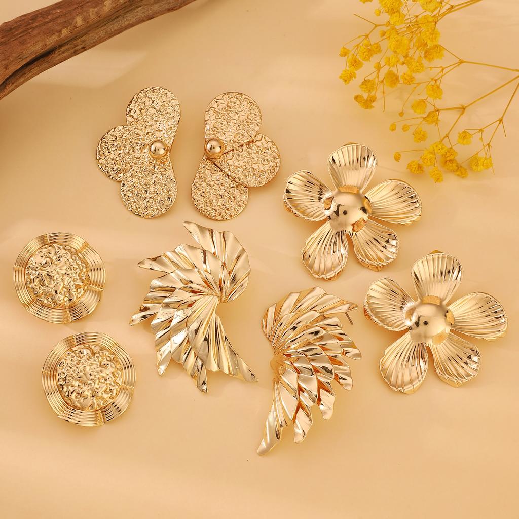 Women's Modern Trend Exaggerated Personality Stud Earrings High End Metal Wrinkled Texture Irregular Geometry Fashion Zircon