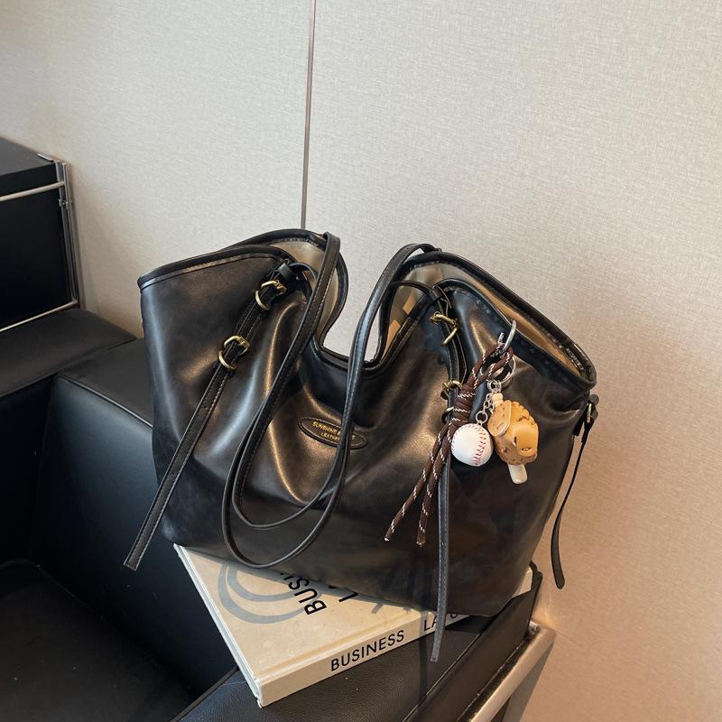 Big bag women's new trendy design sense niche tote bag simple versatile shoulder bag large capacity commuter bag