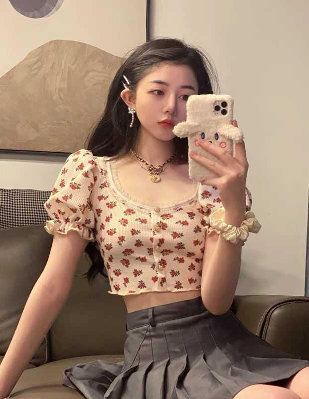 2025 Summer Women's Retro Floral Puff Sleeve Square Neck Crop Top