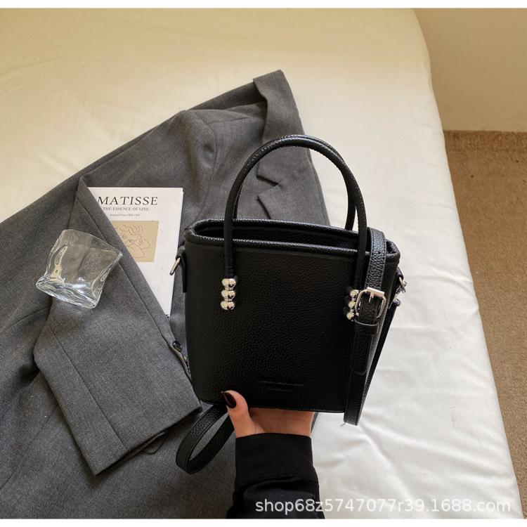 Shoulder bag Premium sense commuter versatile handbag women 2025 spring fashion trend messenger bag bucket bag