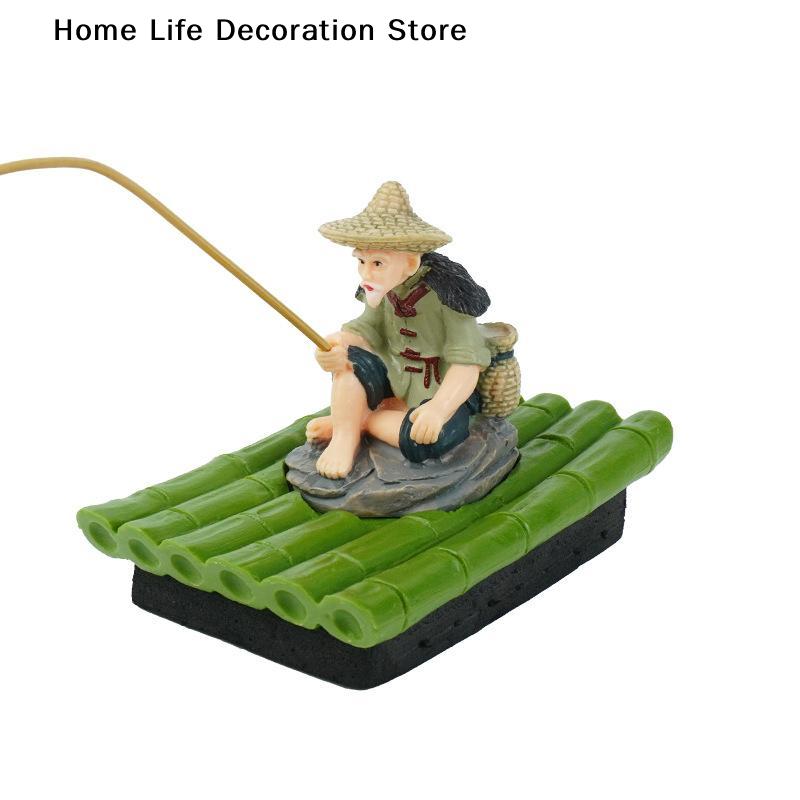 1Pcs Bamboo Raft Fisherman Figurine Elderly Fisherman PVC Statue For Yard Floating Aquarium Fish Tank Outdoor Garden Decoration