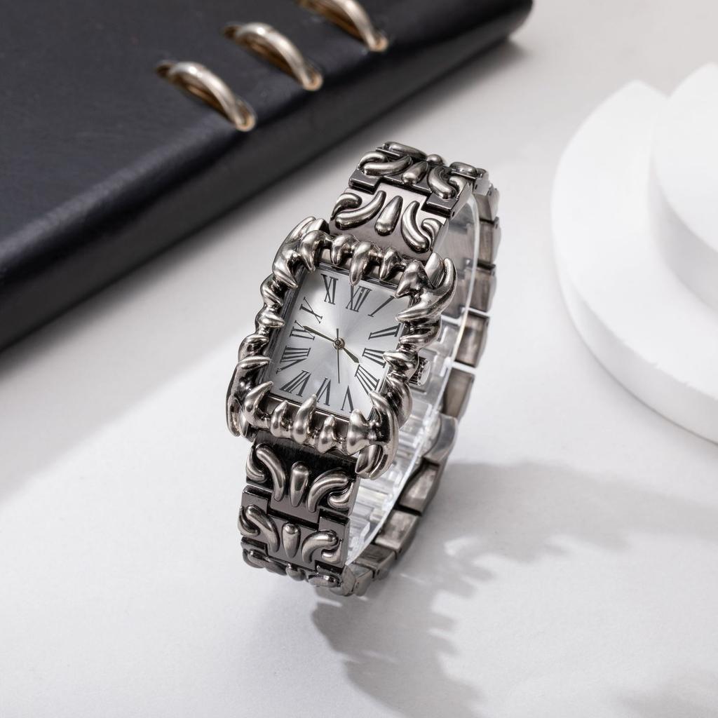 Men Y2K Black Quartz Watch Irregular Dial Retro Fashion Wristwatch