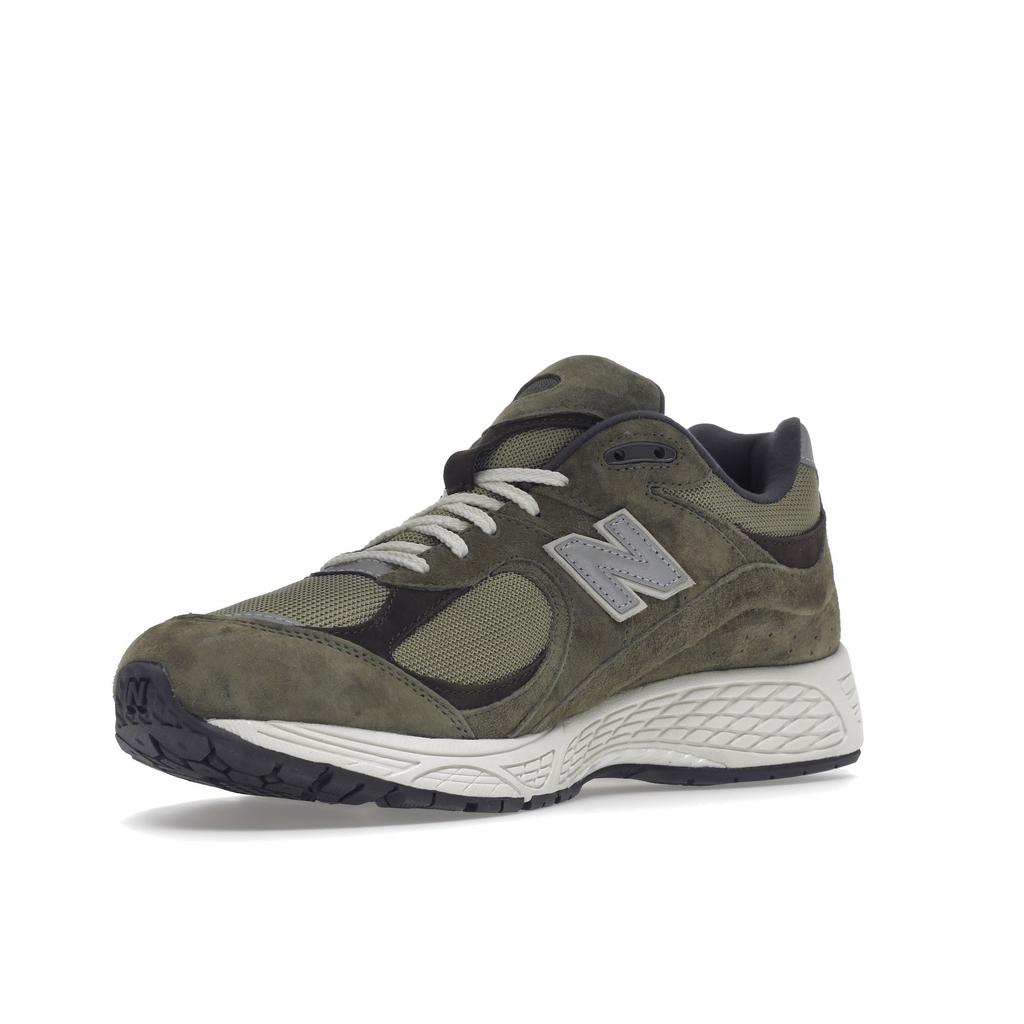 New Balance 2002R Dark Camo Unisex Sneakers Green Rich-Earth M2002RHN
