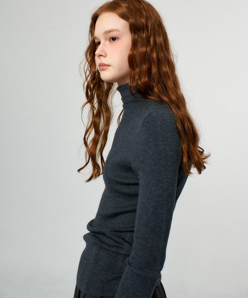 RAVEROUS Basic Turtleneck Knit_Charcoal