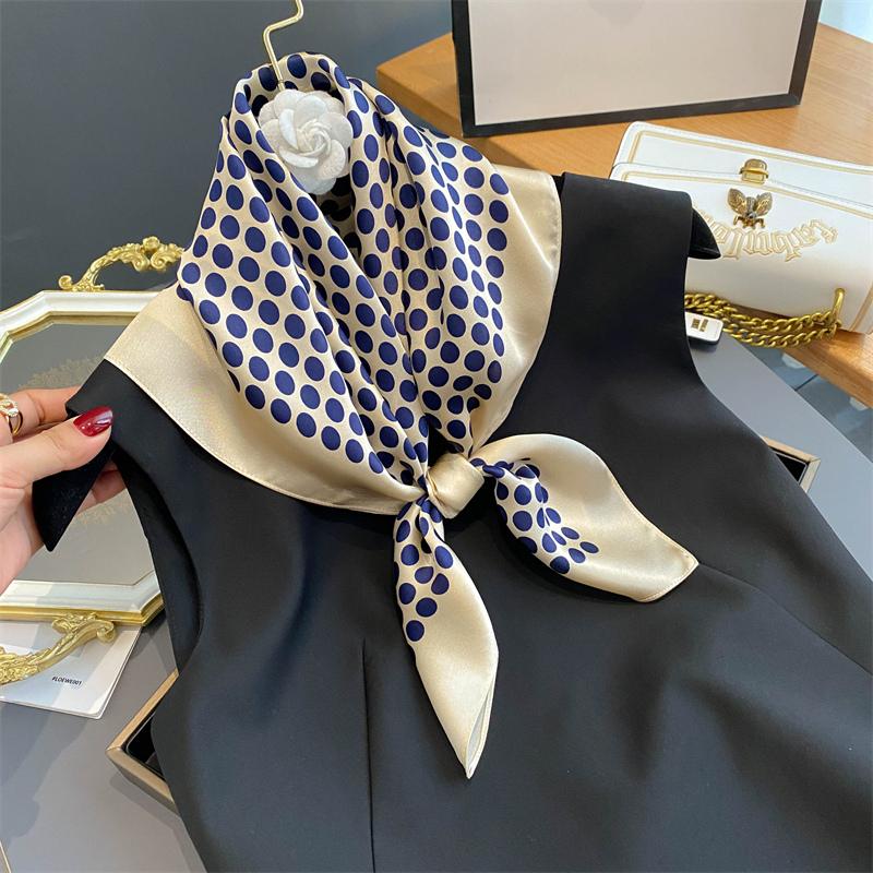 

Real Silk Scarf 70Cm Natural Shawl Wraps Women Ladies Fashion Scarves Foulard Bandana Square Headband Hijab Pashmina