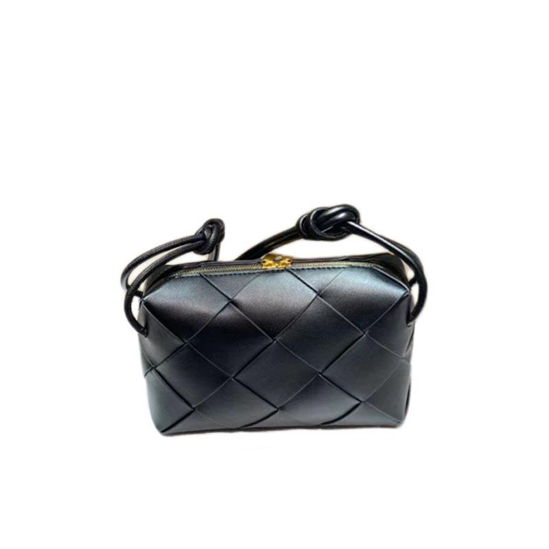 2024 Fashion Knot Hand-Woven Cowhide Crossbody Bag