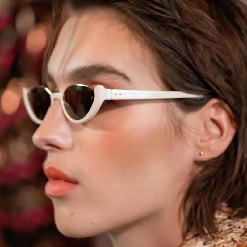 New Fashion Vintage Small Ellipse Frame Sunglasses Women Punk Rectangle Sun Glasses Uv400 Eyewear Luxury Brand