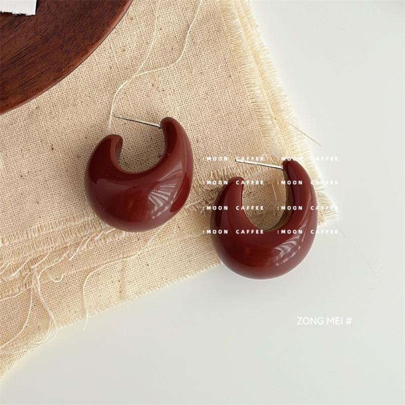 Hong Kong Retro Metal Drip Oil Earrings: Fashionable, Trendy, Versatile Women s Studs .