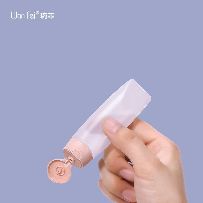 Charyeina - Set of 5: Travel Container + Spray Bottle + Squeeze Bottle + Spatula