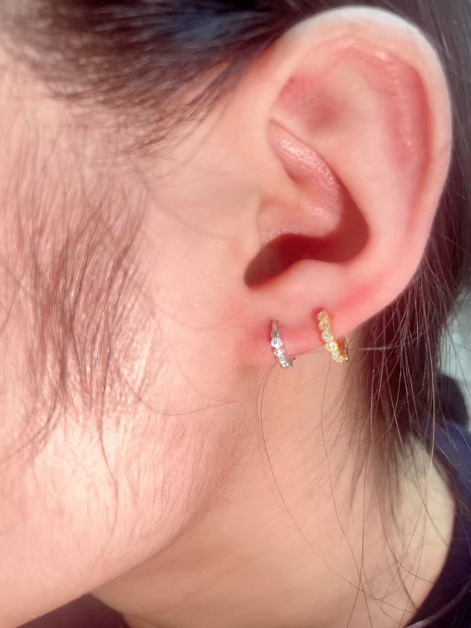 

Premium sense exquisite personalized wind diamond-encrusted round ear buckles, simple light luxury ins wind earrings, versatile commuter models