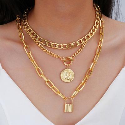 1 Set Women Necklace Golden Color Luster Polished Thick Hollow Chain Lock Pendant