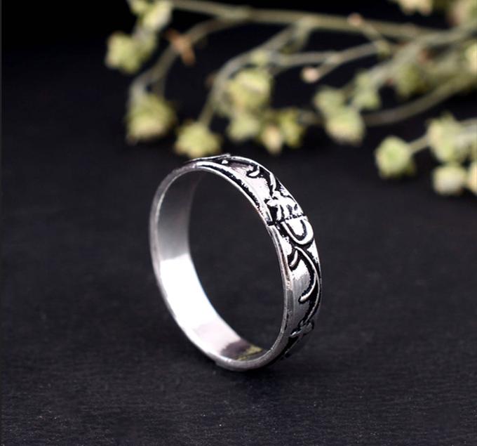 Handcrafted Arthritis Support Ring – Adjustable Silver Splint for Fingers, Therapy Jewelry for Joint Pain