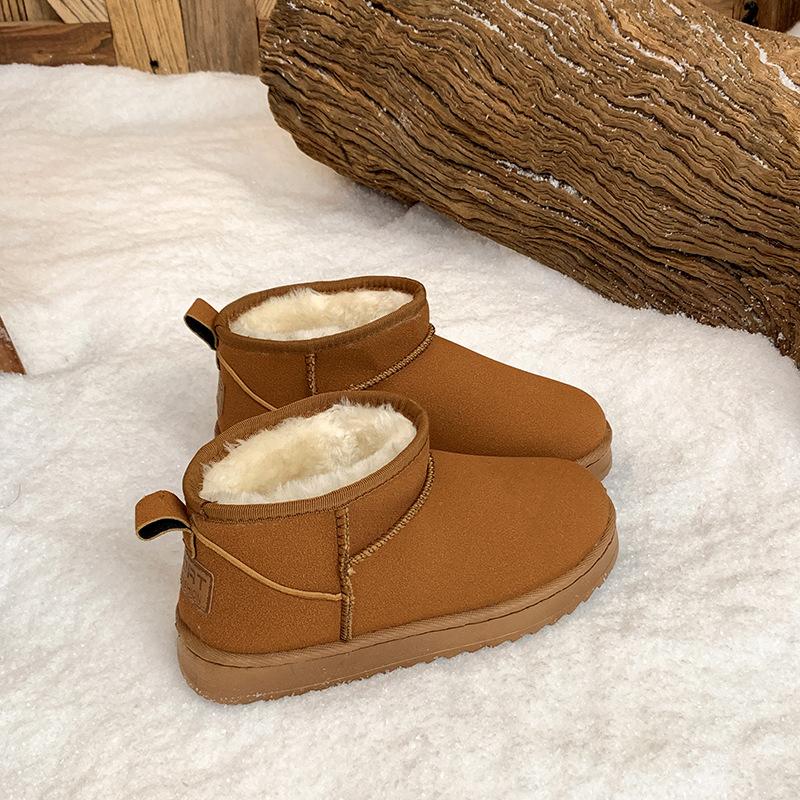 Fleece snow boots women wear thick soles, large size fur integrated short boots in winter, thickened non-slip cotton shoes