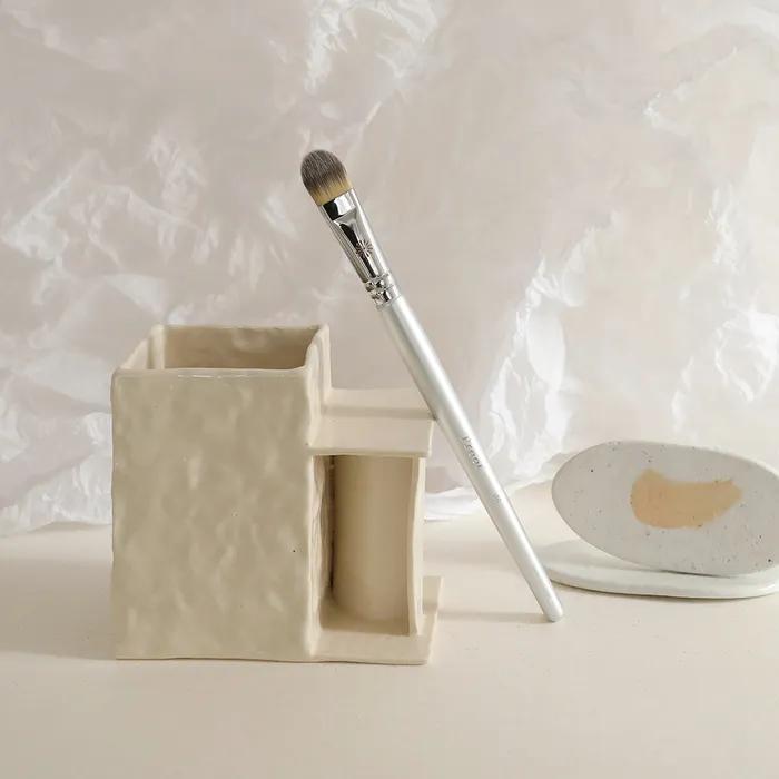 

PROOF SILVER06 CONCEALER