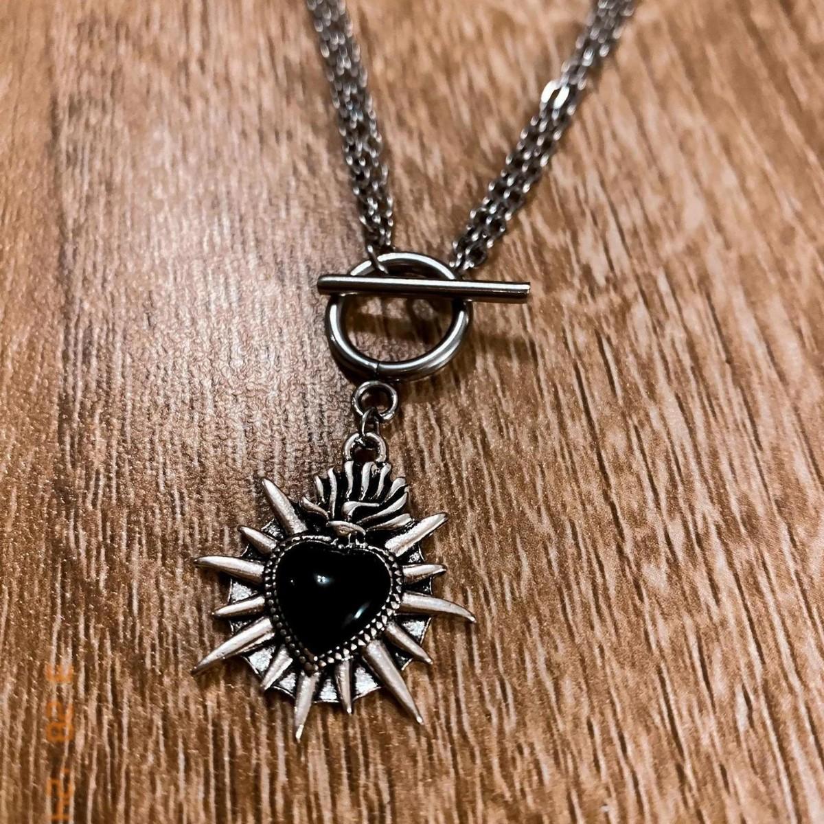 Gothic Punk Spiny Flame Red Sacred Heart Pendant Double-chain OT Buckle Necklace Necklace for Women Stainless Steel Jewelry Gift