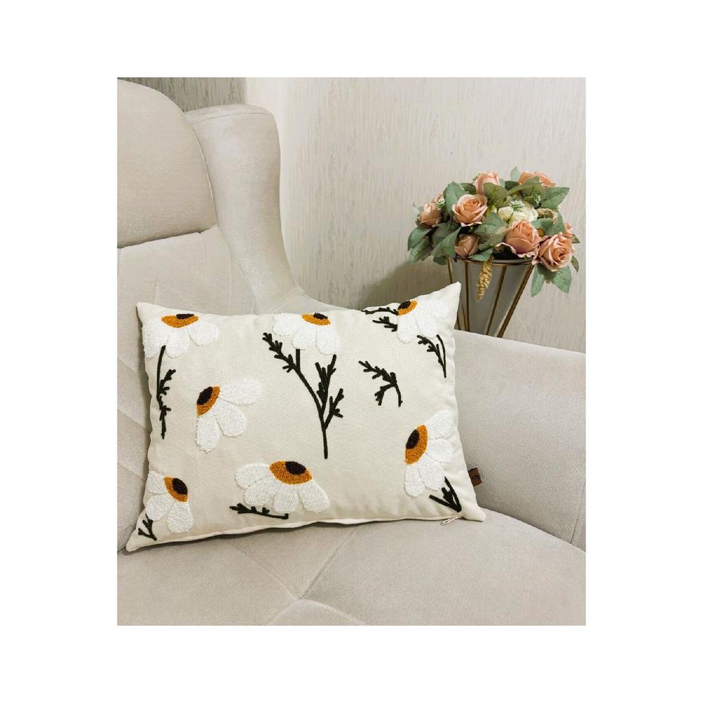 Linen Fabric 35*50 Daisy Pattern Punch Throw Pillow Cover (punch)