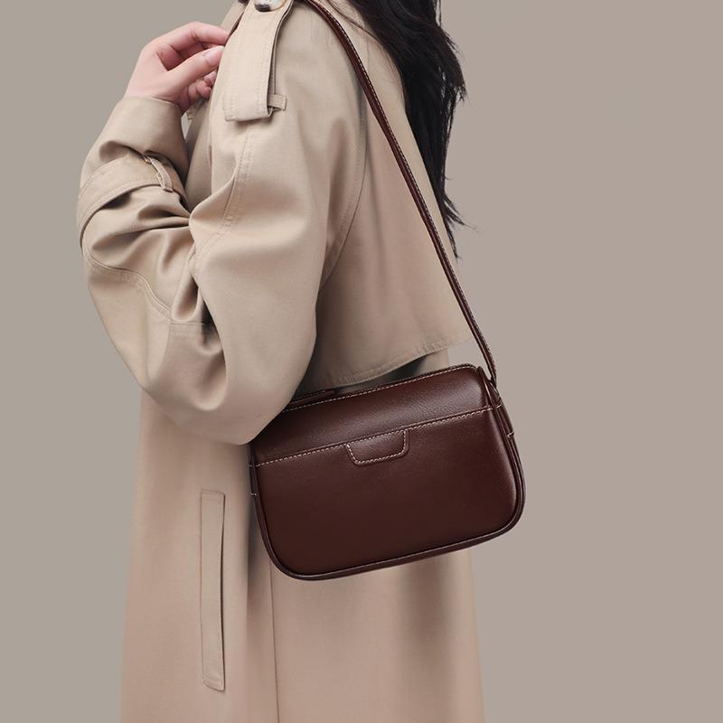 Bag New Women's Bag Spring and Summer Leather One Shoulder Crossbody Bag Versatile Premium Retro Commuter Small Square Bag