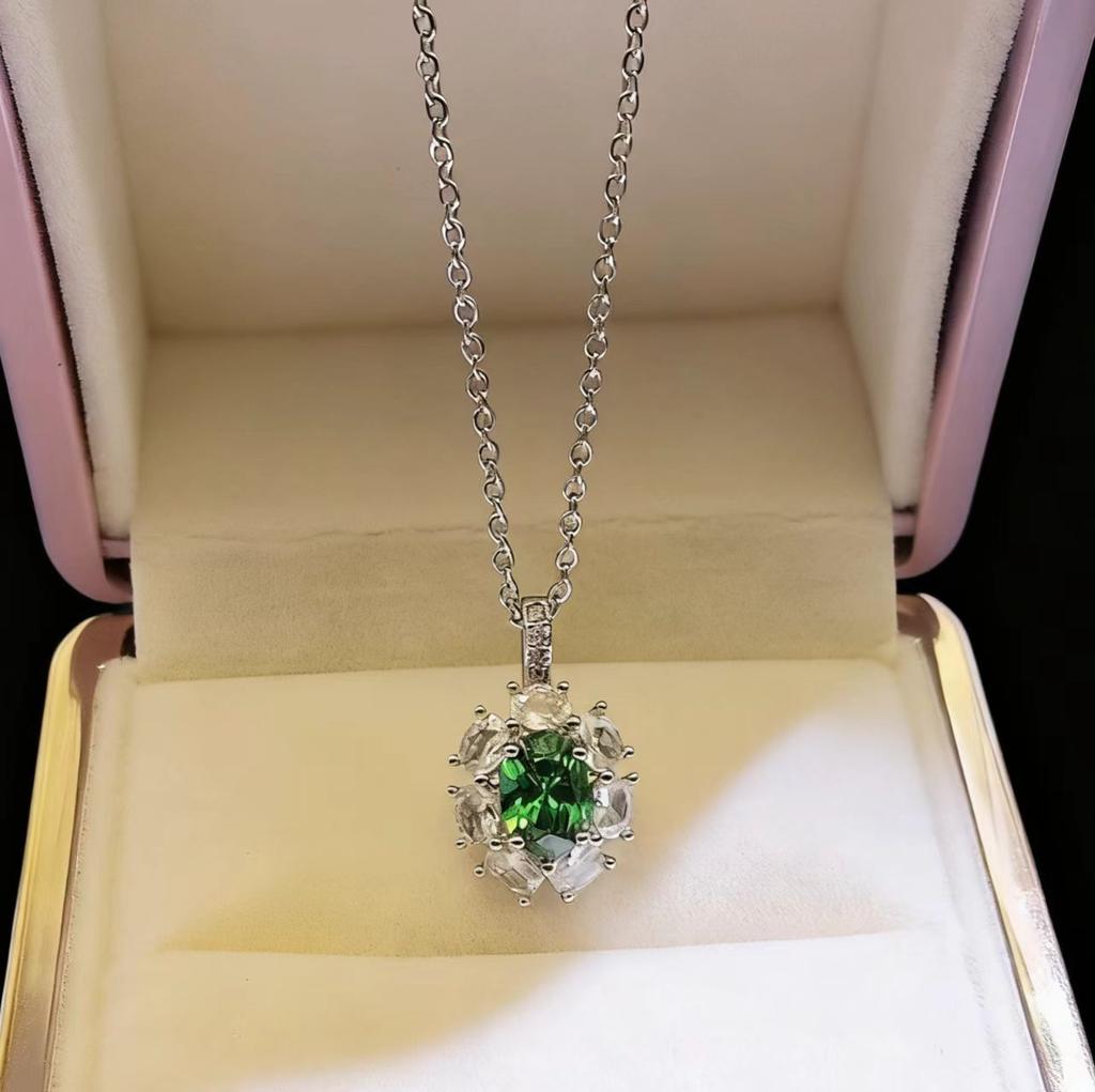 Imitation Cultivation Emerald Pendant Collarbone Chain Female Bright Niche Design Sun Flower Necklace Female