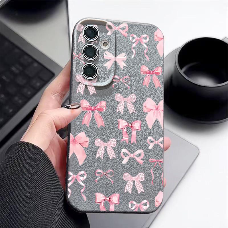 Stoßfeste schlanke Handyhülle mit rosa Schleifendruck für Samsung S25 S24 FE S23 Ultra S22 A56 A36 A16 A55 A26 A35 Ledertextur TPU Weiche matte Bumperabdeckung