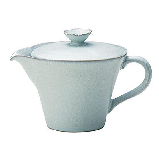 This 280ml teapot features a matte finish and a flower-shaped design. It's made of Seto ware and features a light blue Mizuhada finish. It